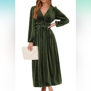 Chic Long Sleeve Green Pleated Dress
